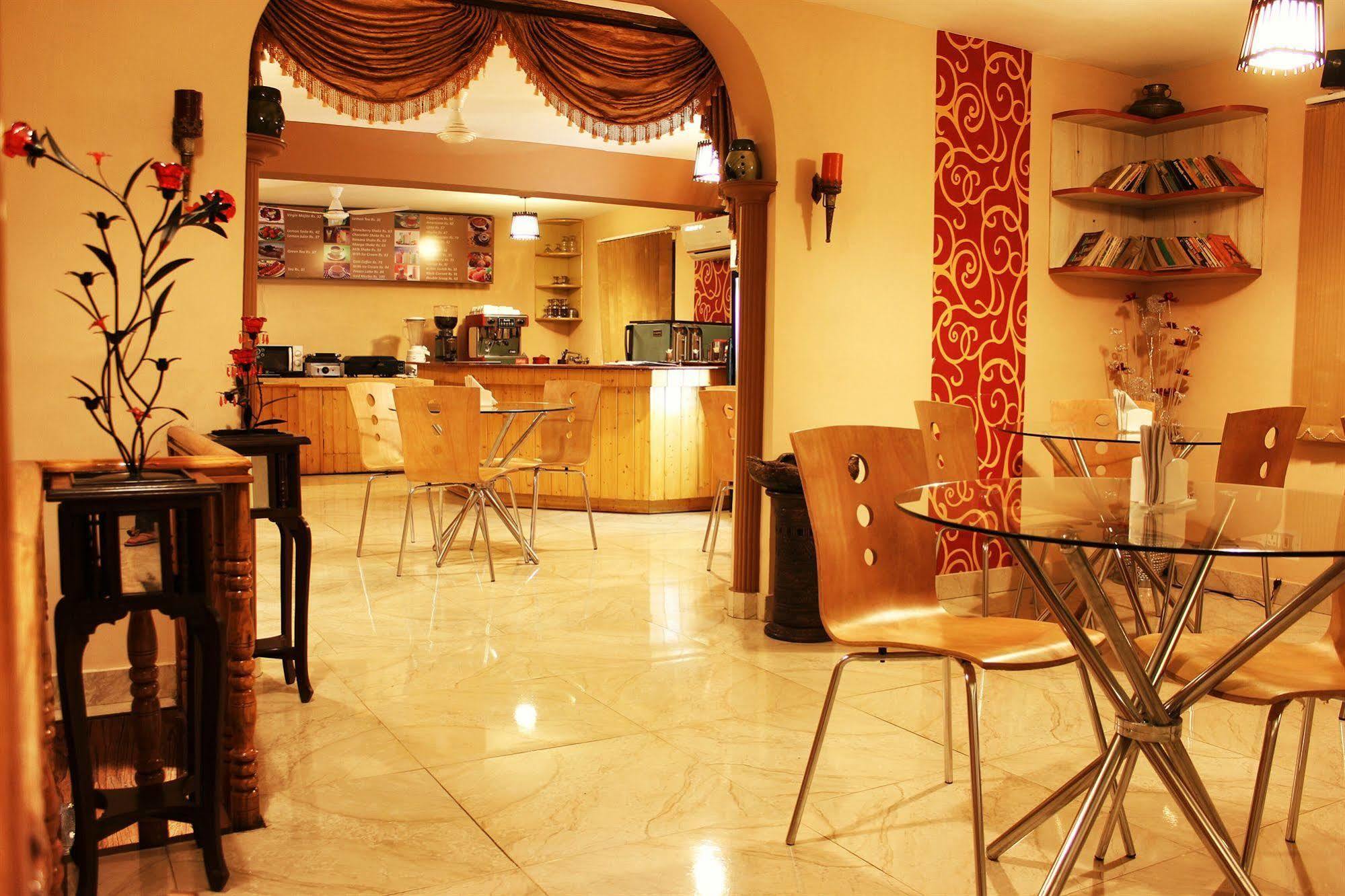 Hotel Walisons Resorts Srīnagar エクステリア 写真